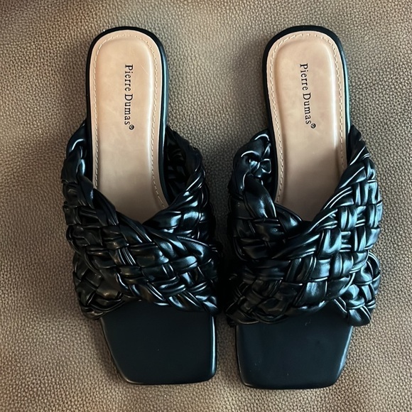 🆕✨Pierre Dumas Braided Criss Cross Sandals✨ - Picture 3 of 9